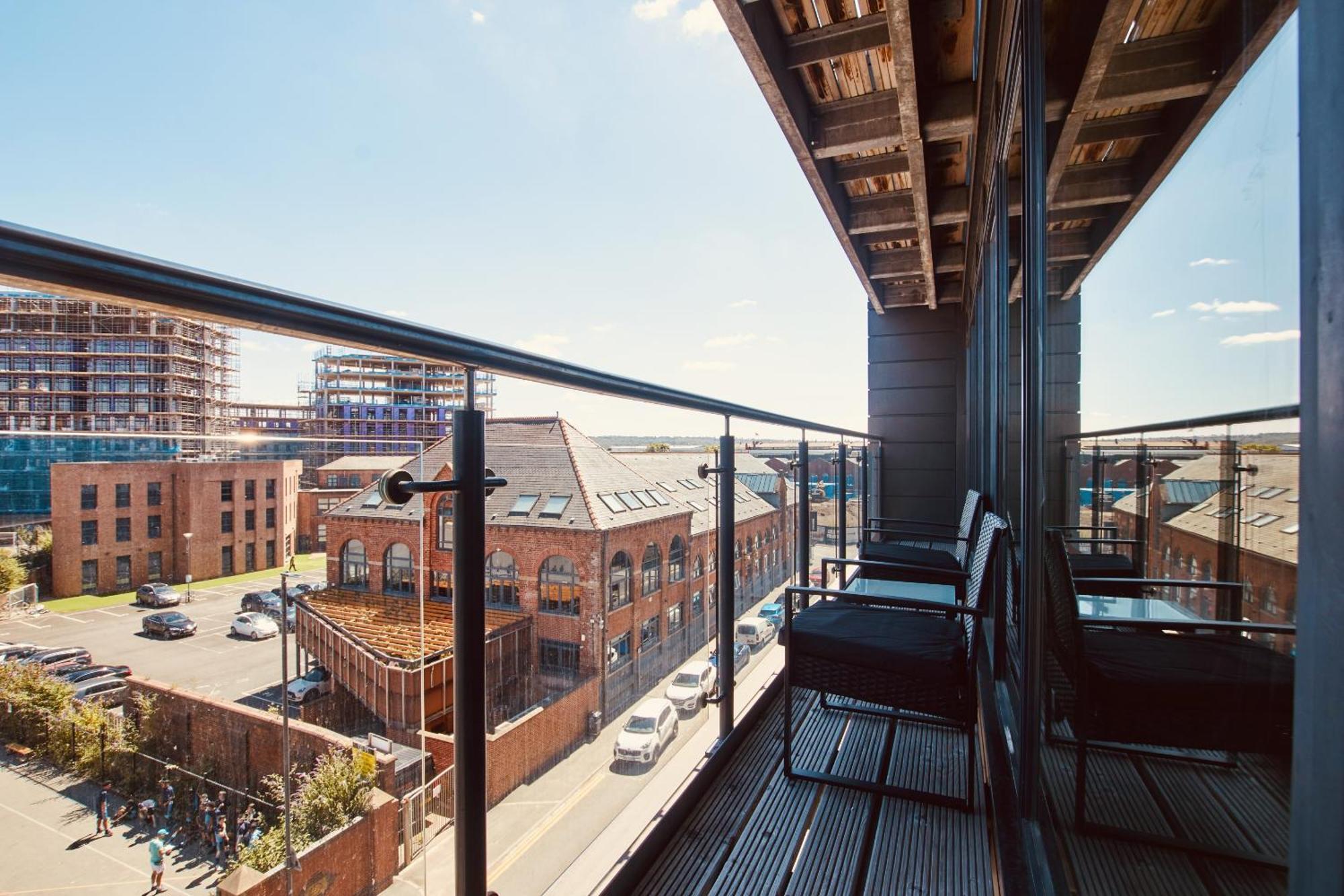 King Deluxe City Apt Large Balcony& Free Parking! リーズ エクステリア 写真